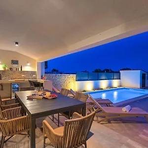 https://apartment-zala-with-own-pool.pula-hotels.org